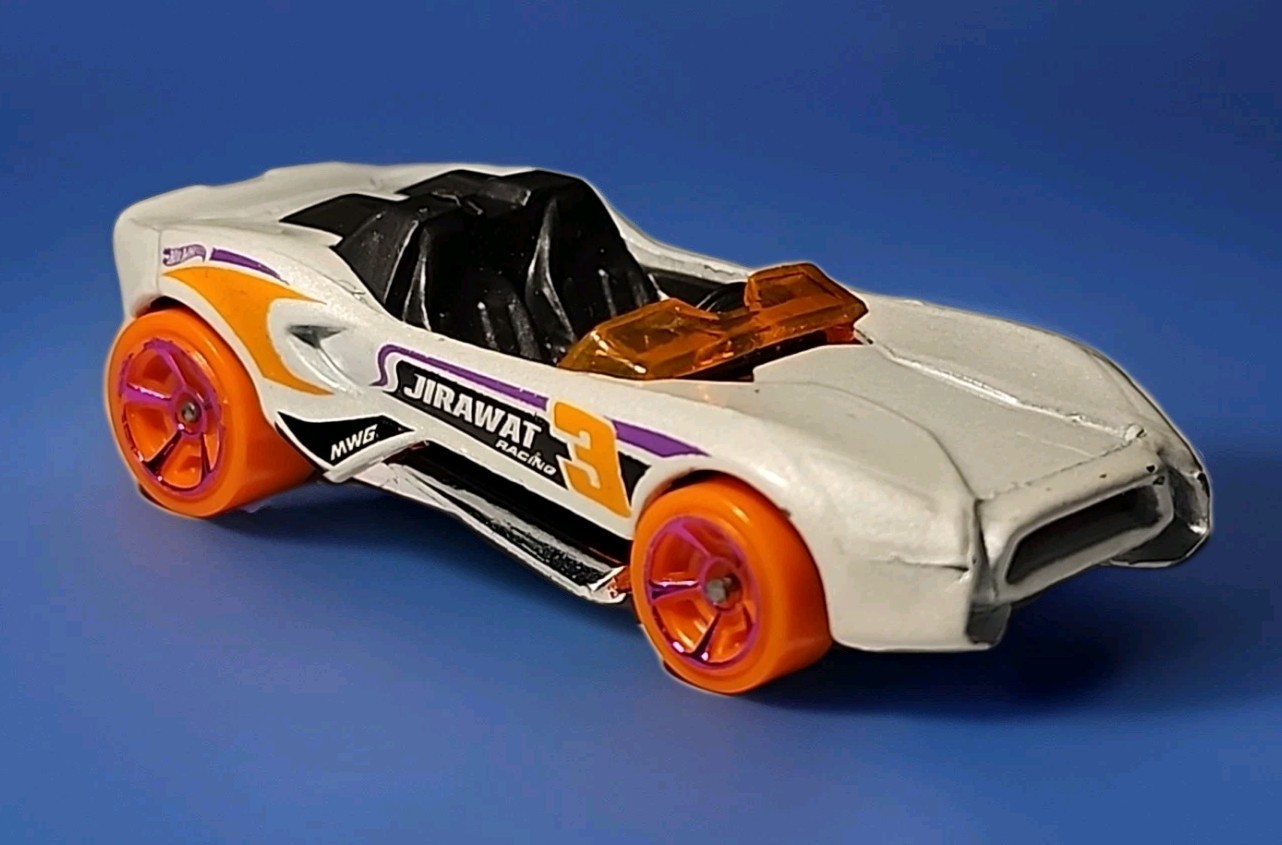Hot Wheels 2014 Carbonic Jirawat Racing White Orange Car 1:64