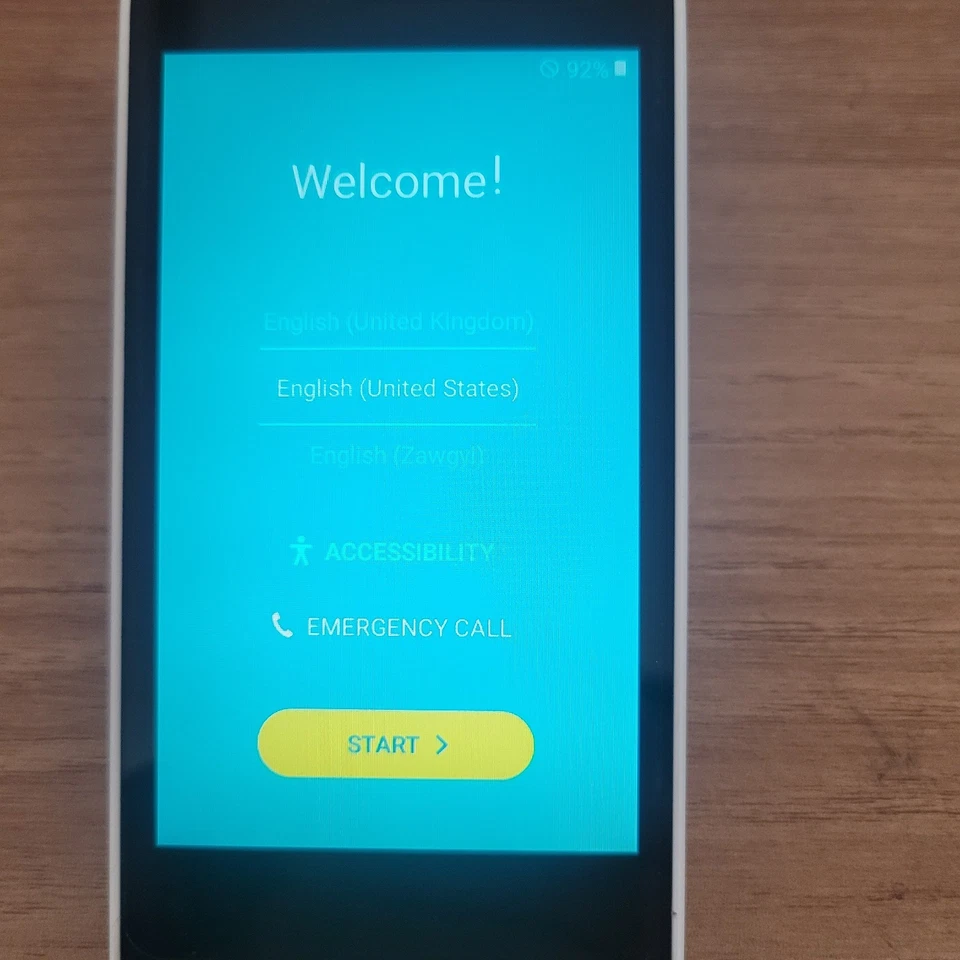Samsung Galaxy Folder2 cell phone 32G SM-G160N Unlocked LTE Used 2021.ver - Image 4 of 4