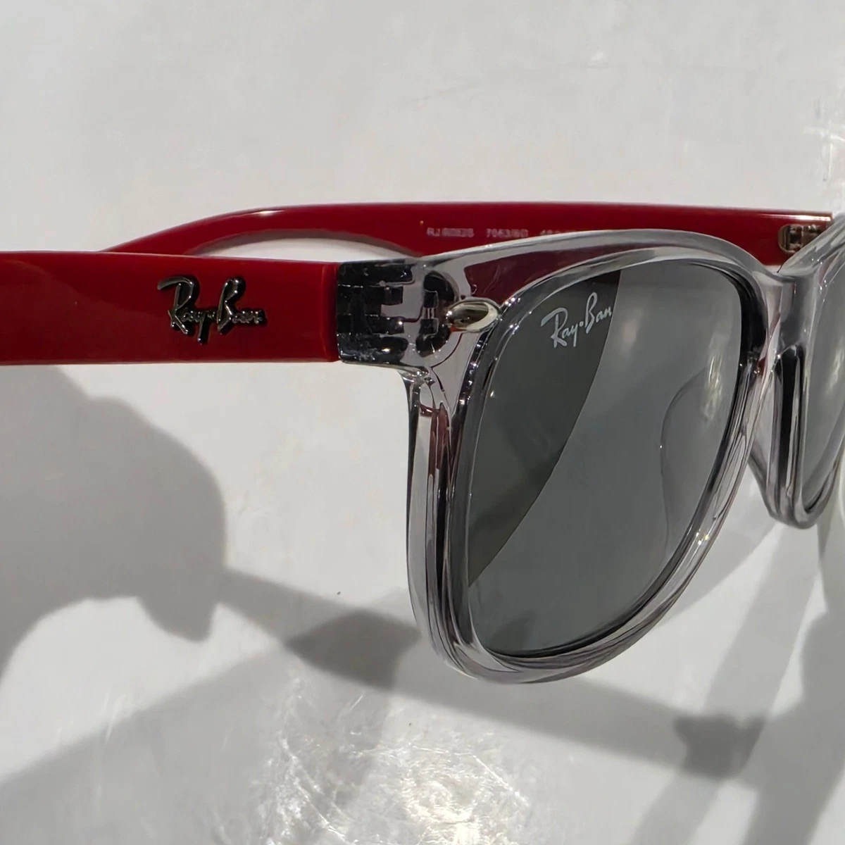 Ray-Ban Junior RJ9052S Wayfarer Sonnenbrille Grau Rot 48mm Kinder Sonnenbrillen