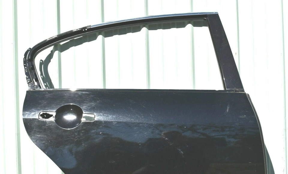 Infinity G37 G35 G25 Q40 2007-2015 sedán OEM puerta trasera derecha pasajero carcasa KH3 Foto 3 de 4