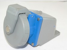 Hubbell HBL530R9W Receptacle 30a 120/208v With Back Box 3/4" Used