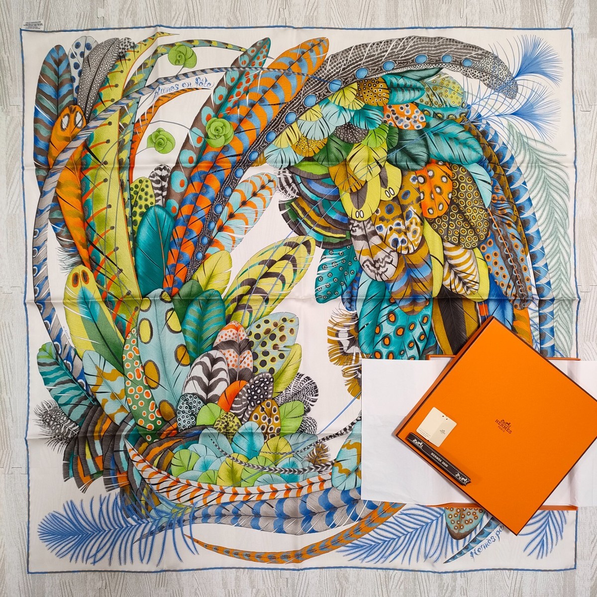 HERMES シルクスカーフ PLUMES Hermès Plumes en Fête Cashmere Silk 140
