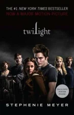 Twilight (The Twilight Saga, Book 1) - Paperback By Meyer, Stephenie - GOOD