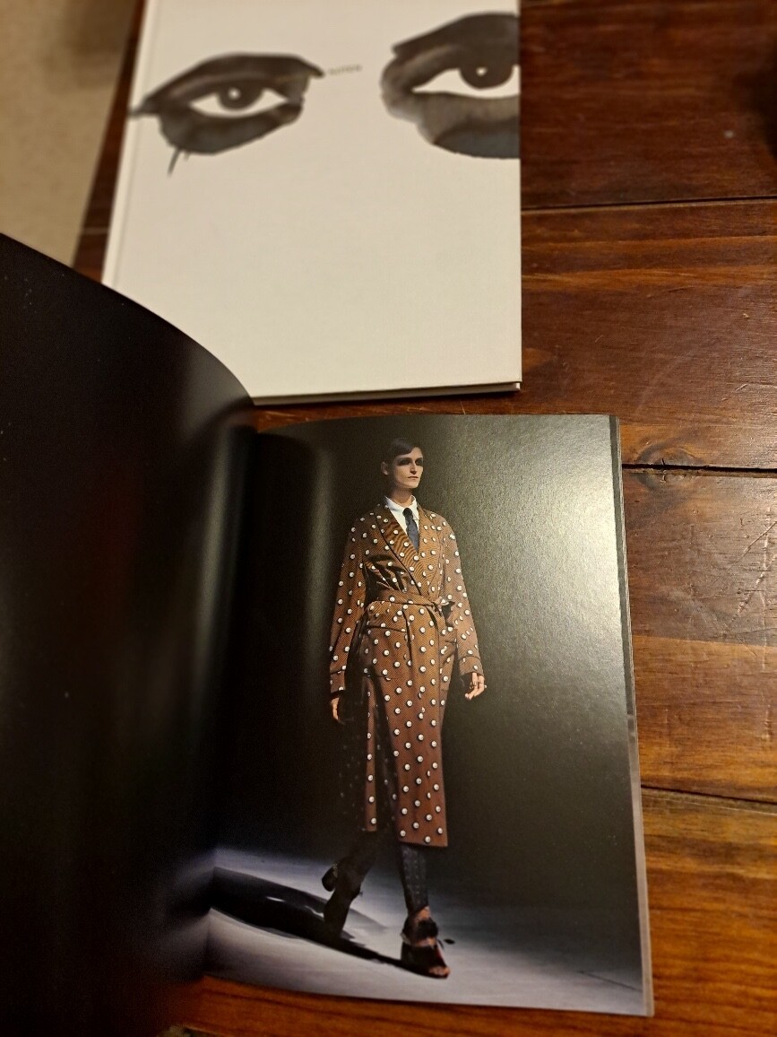 DRIES VAN NOTEN WINTER 16/17 LOOKBOOK CATALOG ART GILL BUTTON
