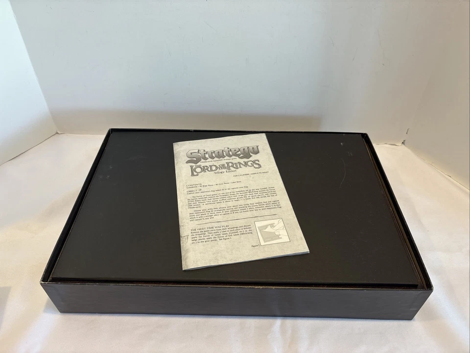 Stratego The Lord of the Rings Trilogy Edition (2004) 100% COMPLETE! EUC - Image 3 of 4