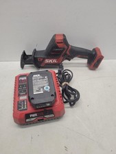 SKIL SAW RS582801 W/BATT,CHARG. GOOD CONDITION, PRE OWNED, TESTED. (P03053326)