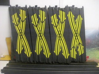 Tyco Ho Scale Slot car Track  4 pieces of B5841  9'' lane change No damage!