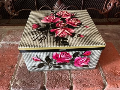VTG HUNTLEY & PALMERS READING ENGLAND TWEED ROSES BISCUIT TIN XL SIZE 9''X9''X5''