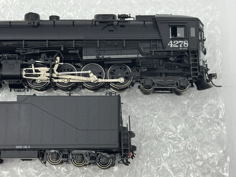 HO Intermountain Southern Pacific 4-8-8-2 Cab Forward Locomotive SP Does Not Run - Image 4 of 4