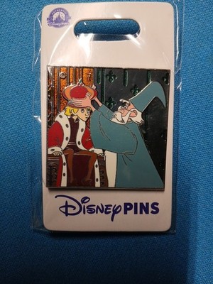 Disney Parks The Sword in the Stone Merlin & King Arthur pin NEW 