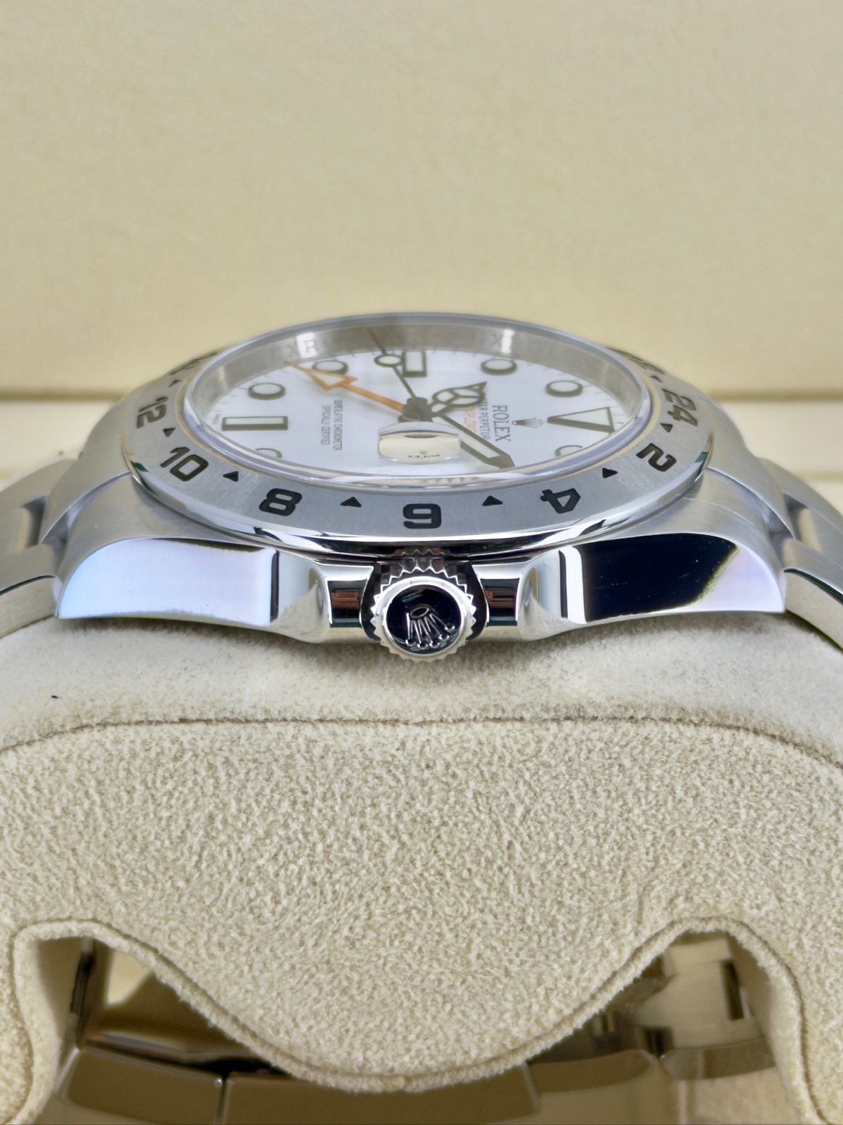 Rolex Explorer II White Dial on Oyster 216570 Complete 2014 image 6