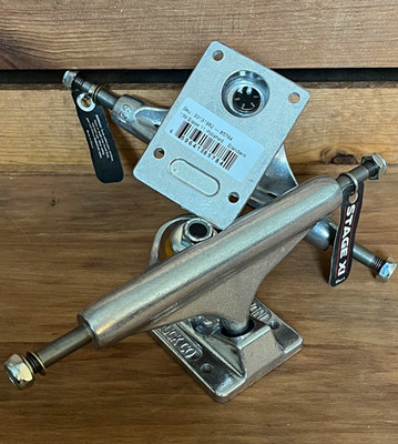 New Pair of Independent Stage XI/11 139 8.0'' Polished Standard Skateboard Trucks