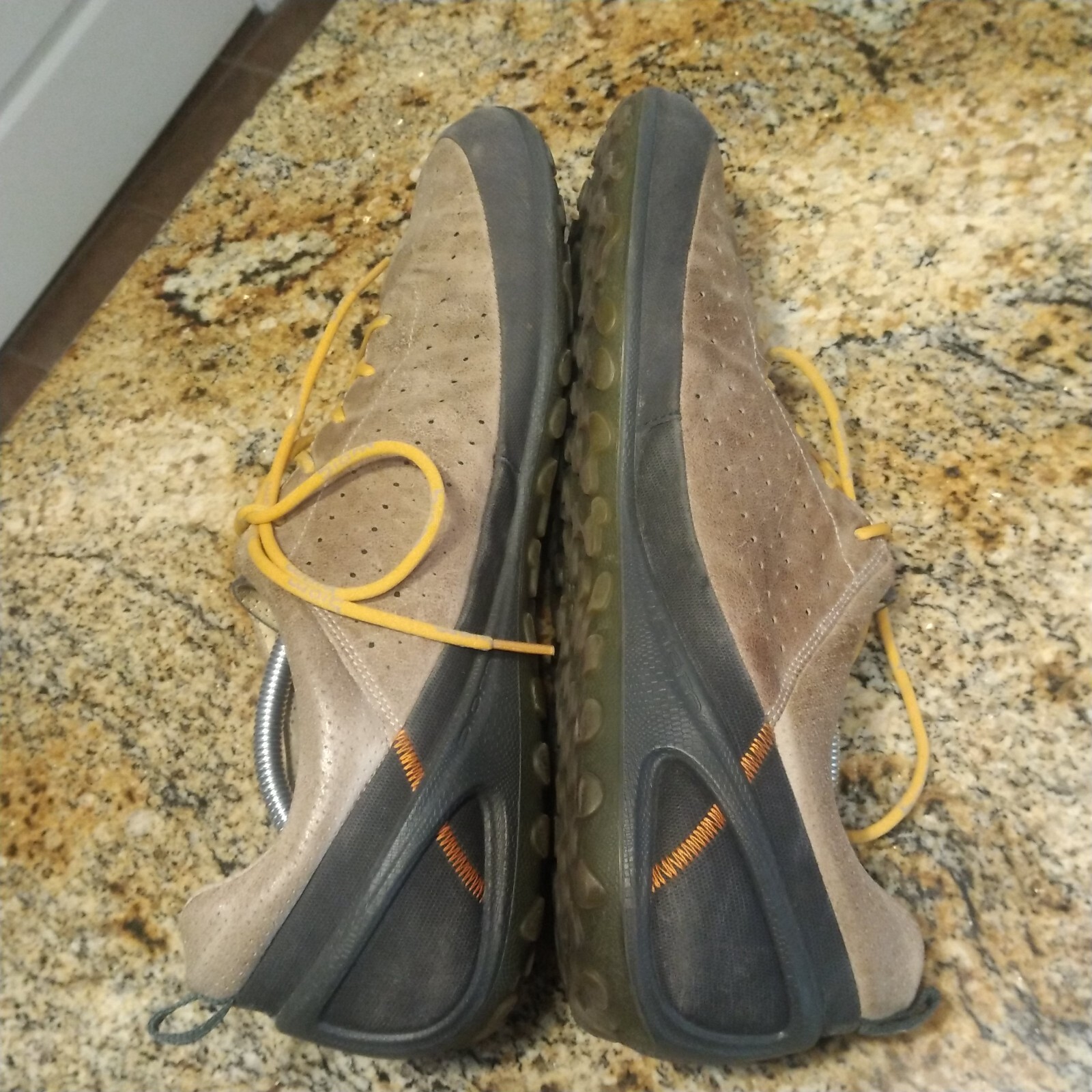 ecco biom natural motion yak