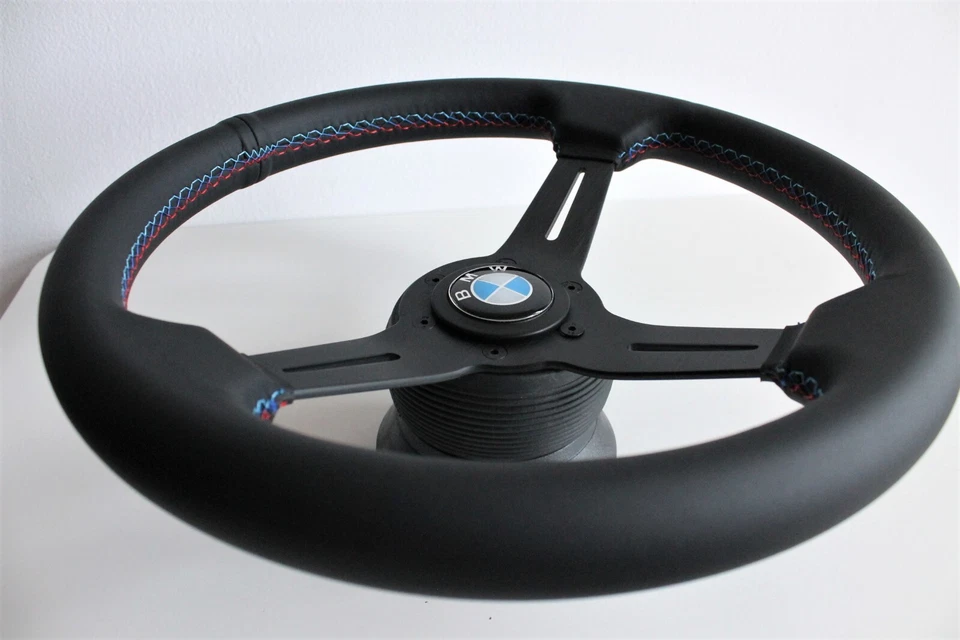 Volante compatible con BMW cuero usado estilo M E10 2002 1502 1602 1802 65-76 Foto 3 de 4