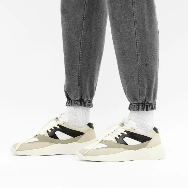 【FOG - FEAR OF GOD】ESSENTIALS DISTANCE RUNNER SNEAKER s-l1200.jpg