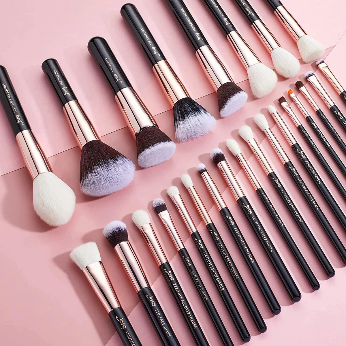 Makeup eyeshadow deals brush