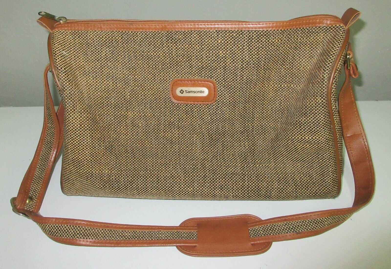 Vintage Samsonite Carry On Bag  / 15" x 10" x 8" / Good Condition / Minimal Wear