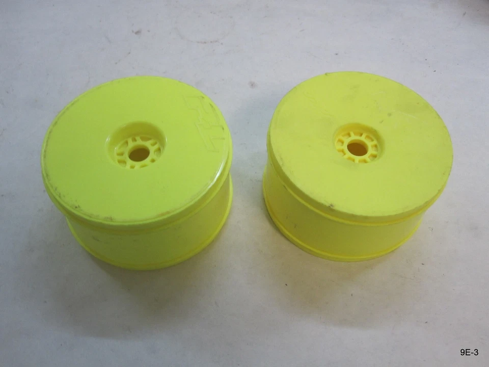 Lot of 9 Truggy Wheels Yellow Truss 8th 83mm Velocity VTR4.0" Front or Rear - Image 2 of 4