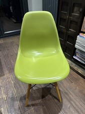 Plastic Tub Dining Chairs with Wooden Legs Set of 4