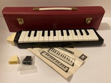 Hohner Melodica Piano 26 w/Case Made In Germany Two Mouthpieces Instructions