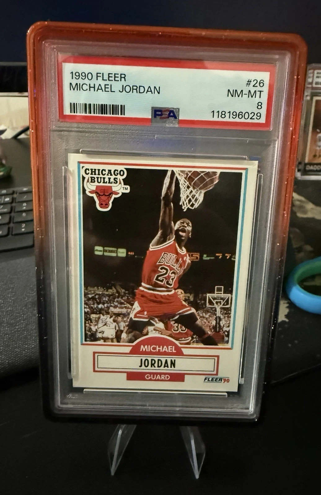 Deal for 1990-91 Fleer Michael Jordan #26 PSA 8