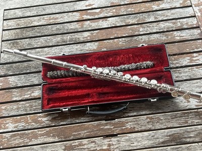 Armstrong 104 Silver Plated Flute OVERHAULED EXCELLENT CONDITION NEW PADS/CORKS
