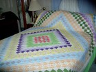Vintage Amish Hand Made King/Queen Trip Around the World Quilt 114 W x 109 L — photo 1