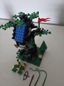 LEGO Castle 6054 Forestmen's Hideout  with Instructions 