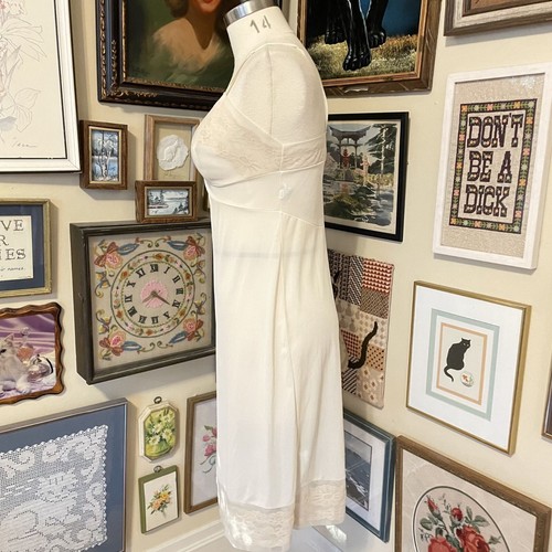 50s Vintage Vanity Fair Ivory Nylon Lace Bust Slip Adjustable Straps Size 38 - Picture 3 of 7