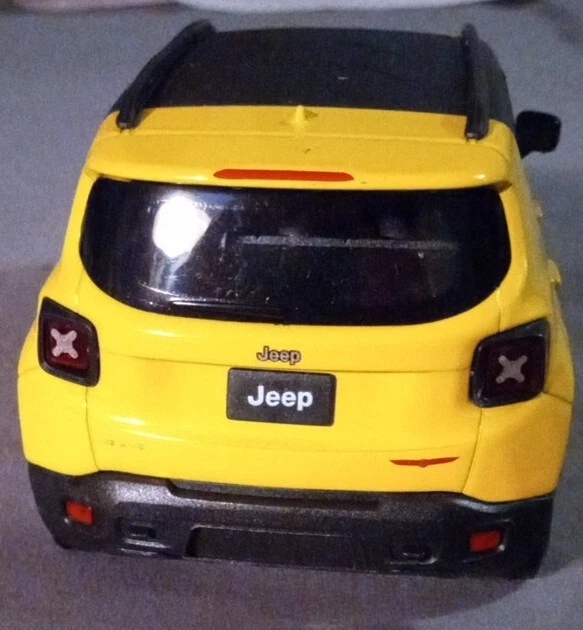 Welly Jeep Renegade Trailhawk Black & Yellow 1:24 Diecast Model Car SUV - Image 3 of 4