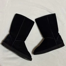 UGG Women’s Black Boots Classic Sheepskin Wool Mid Calf Winter Shoes size 7