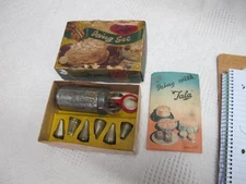 MCM Tala Icing Set England NOS