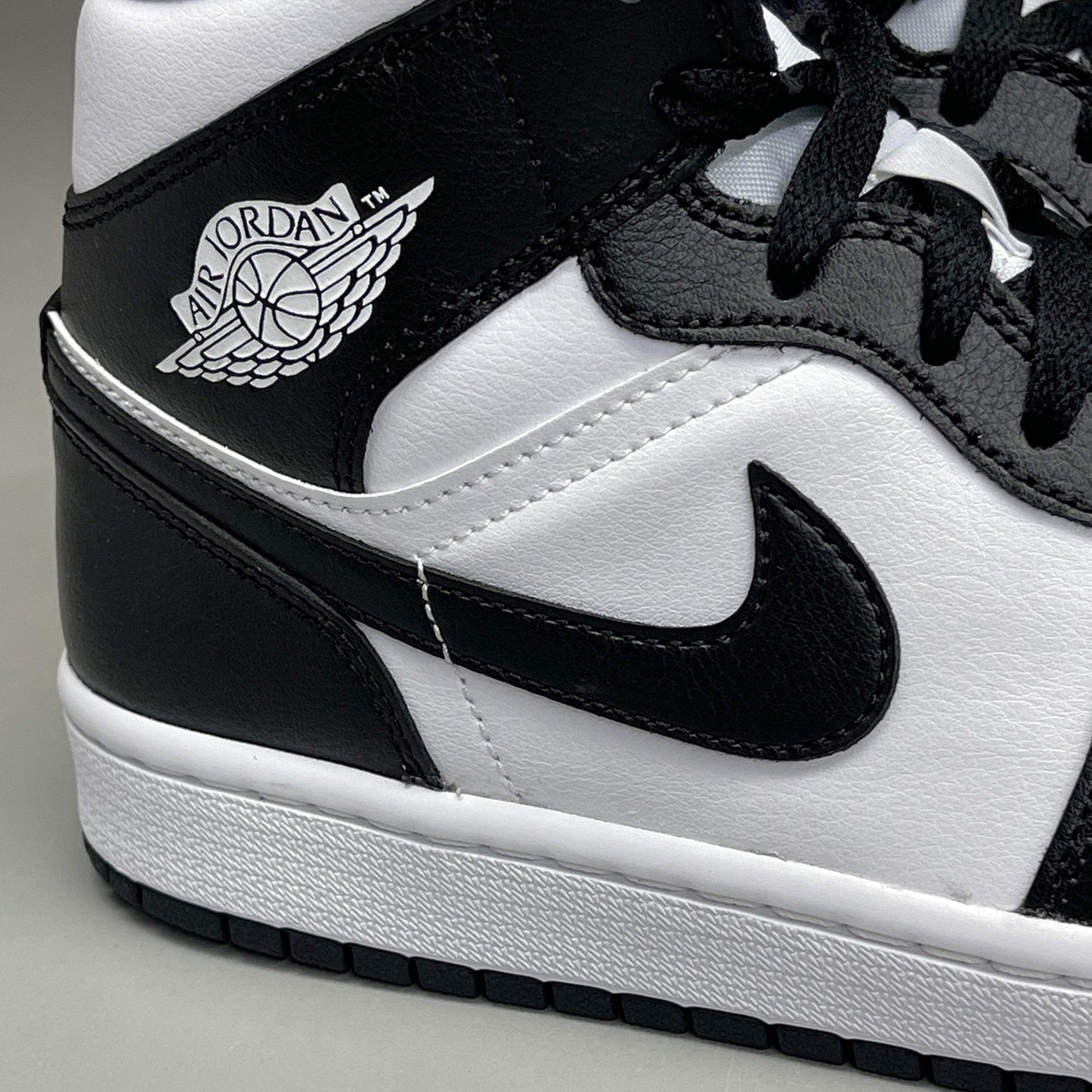 NIKE AIR JORDAN 1 Mid Panda Shoe Women's Sz 7.5 Black / White