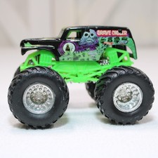 Hot Wheels Monster Jam Grave Digger Monster Truck 4 Time Champion 2016