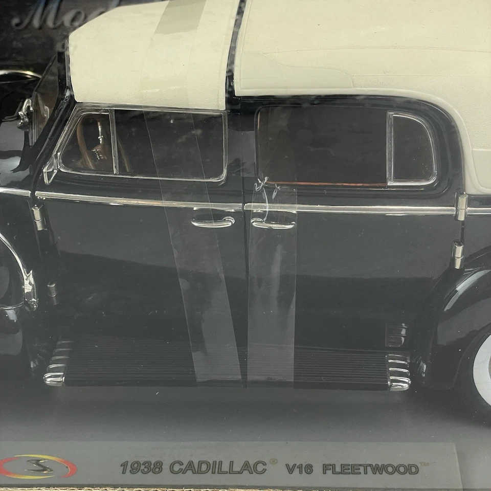 Signature Models Boxed 1:18 Scale 1938 Cadillac V16 Fleetwood 18117 - Image 3 of 4