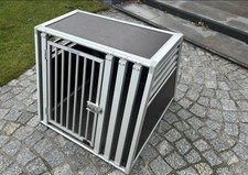 Hundebox Auto mit Einstiegshilfe