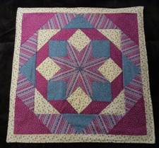 COUNTRY COTTAGE PATCHWORK STAR BURGANDY, BLUE  CREAM FLORAL TABLE TOPPER - NEW