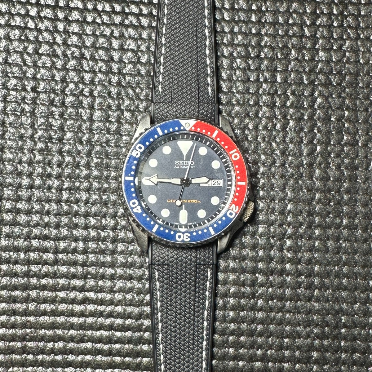 22mm Waterproof BLACK Sailcloth Strap Rubber Bottom Swim WHITE