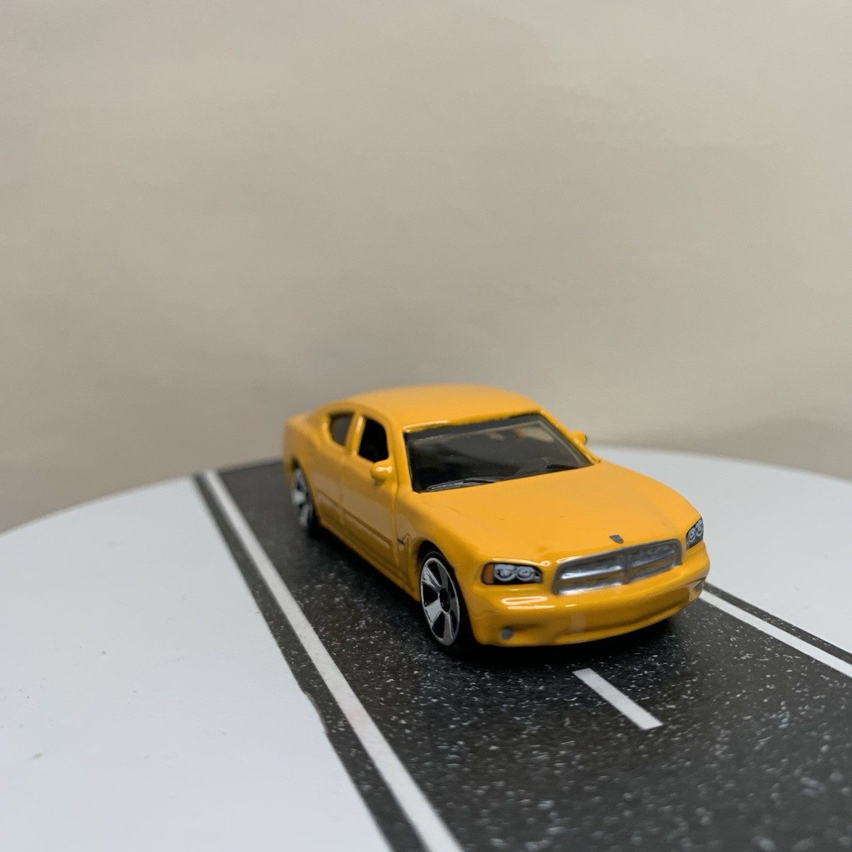 Matchbox Superfast #75 2006-10 Dodge Charger LX Sedan Yellow