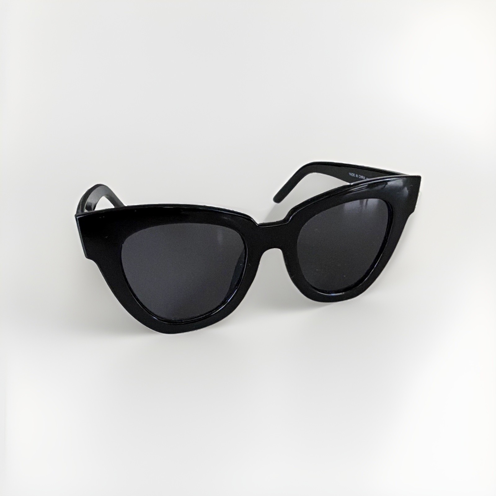 ASOS Women's Cat Eye Sunglasses Black Frame Gray Tinted Lenses 07900811