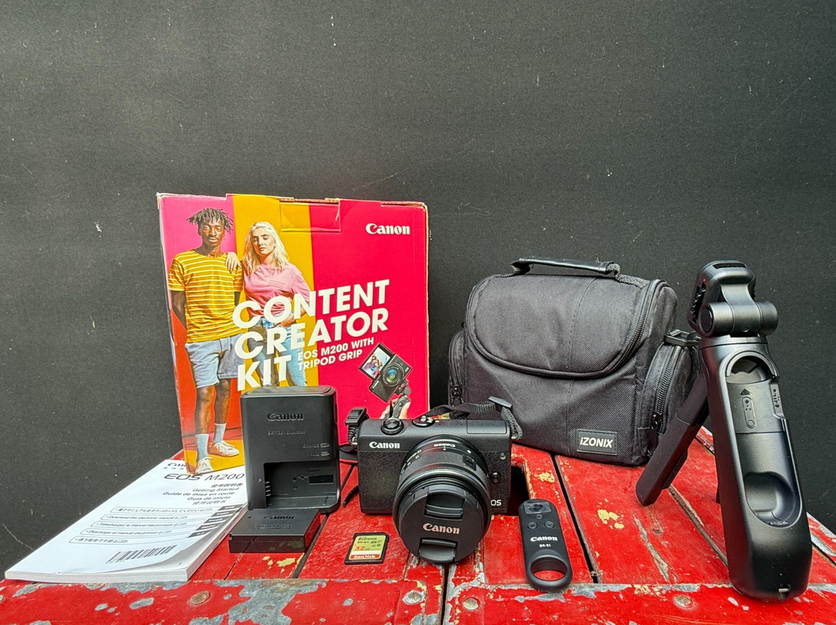 Canon Eos M200 Content Creator Kit Canon EOS M200 Content Creator