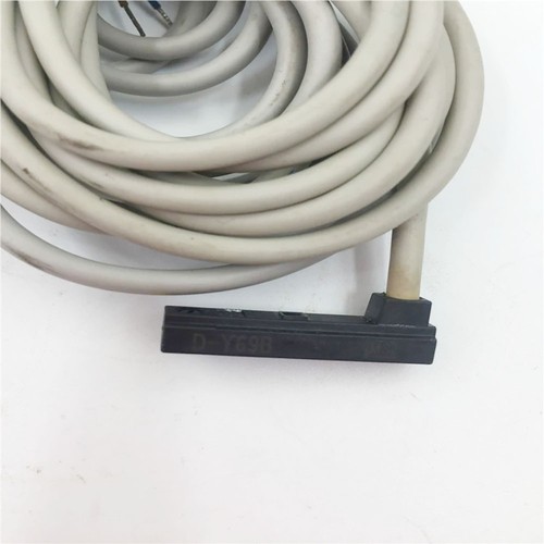 SMC Original D-Y69A D-Y69B D-Y69BL D-Y7BAL D-Y7BW D-Y7P D-Y7PL D-Y7PSAPC switch - Bild 1 von 4
