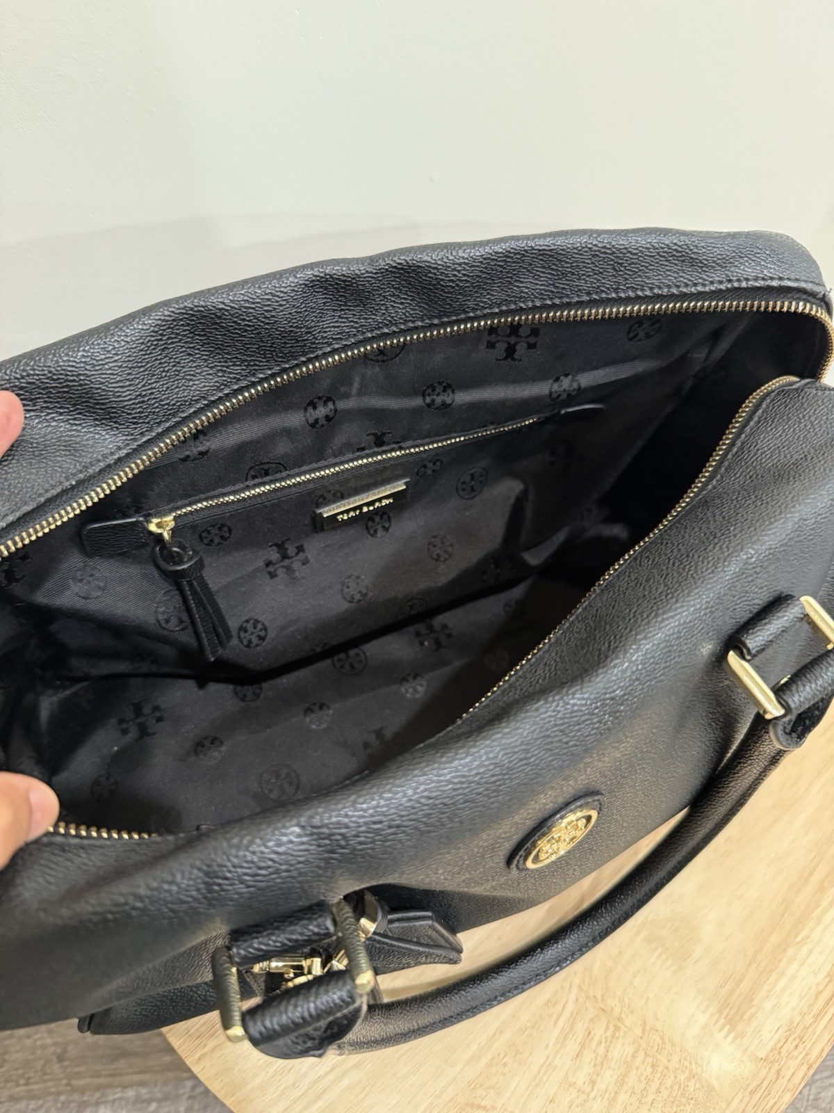 Tory Burch Black Leather Roslyn Satchel Shoulder Bag Gold Hardware thumbnail 8