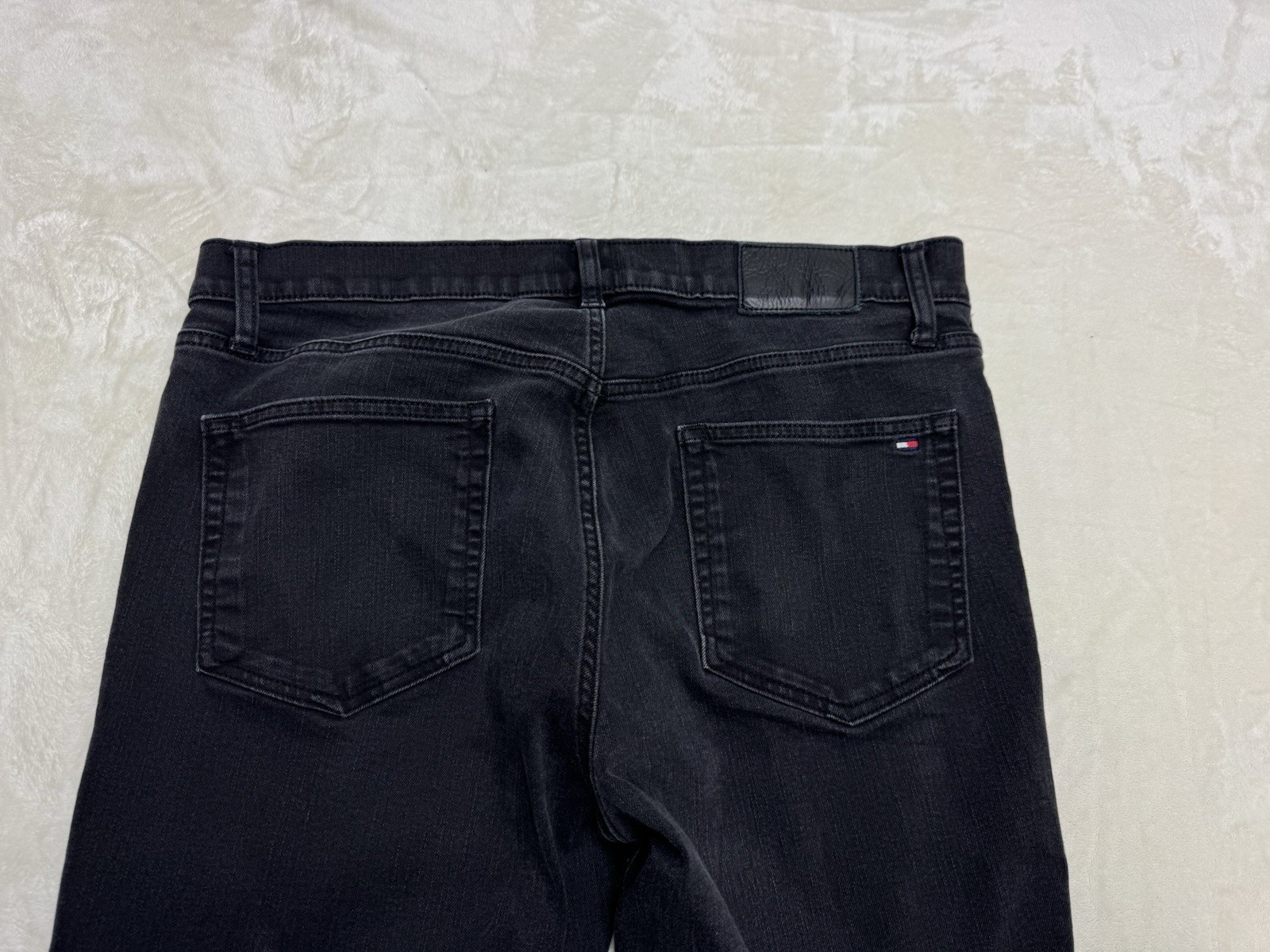 Tommy Hilfiger Jeans Mens 36 Black Denim 36x32 Straight Leg Pocket Flag thumbnail 13