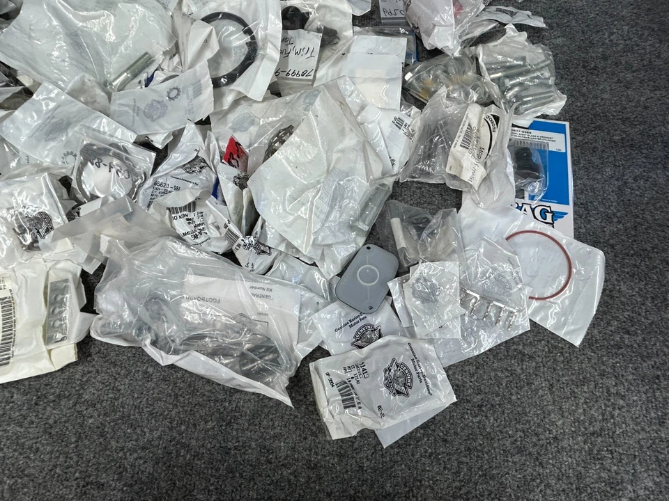 OEM HARLEY-DAVIDSON PIEZAS ALEATORIAS **VENDIENDO TODO EL LOTE** Foto 2 de 4