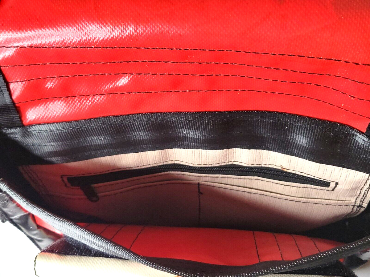 Pinzat Crossbody bag BH.4 Hand Painted by Daniel Tur View 6