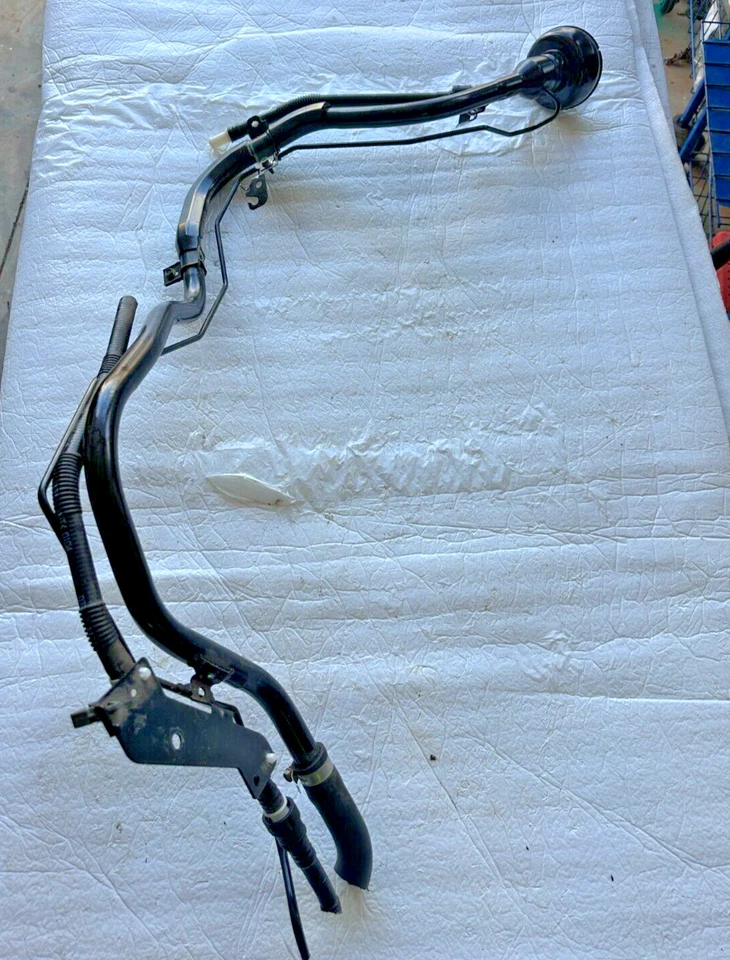 2017-2020 NISSAN PATHFINDER ГОРЛОВИНА ТОПЛИВНОГО БАКА OEM # 17221-3JA1B - Изображение 3 из 3