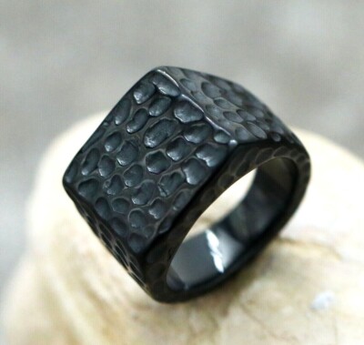 Concave Hammer Pattern Square Signet Ring Stainless Steel Men's Retro Biker Ring