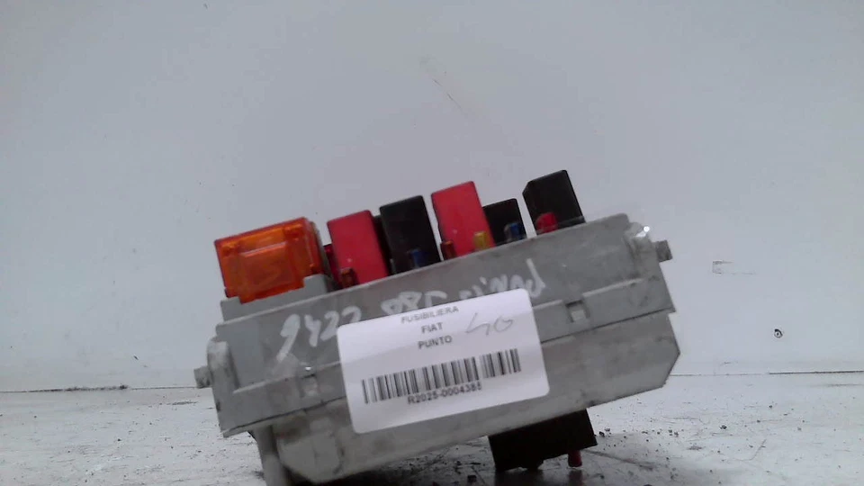 CENTRALINA SCATOLA PORTA FUSIBILI FUSIBILIERA BODY COMPUTER FIAT PUNTO ( 188 ) - Immagine 4 di 4
