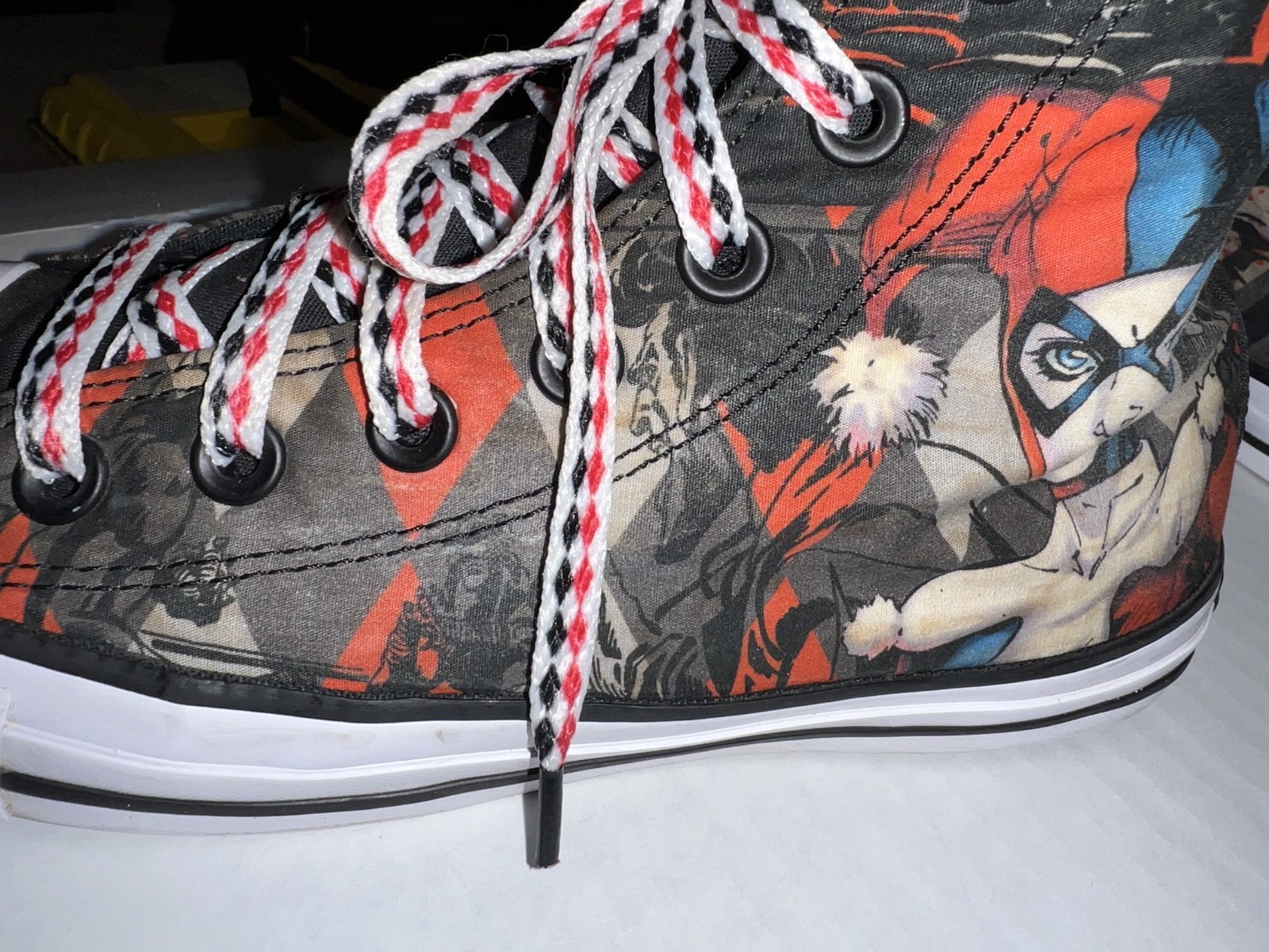 Converse Chuck Taylor AllStar Harley Quinn Graphic High Top Women Size 7 Men 5 thumbnail 7